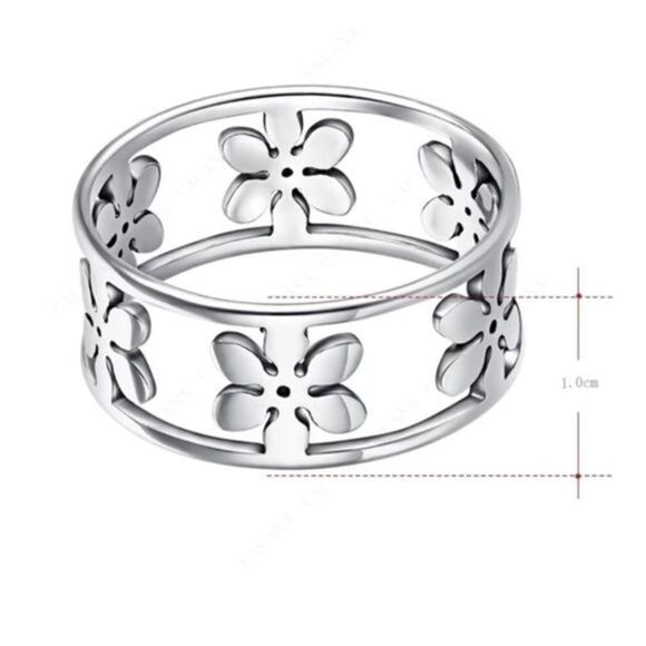 Stainless Steel Five Petal Cut Out Ring New in Gift Box - Picture 4 of 5